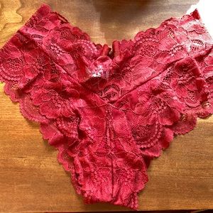 NWOT Aimerfeel’s Lace Cheeky Panty
